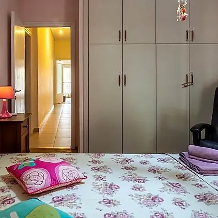 Dancing On Sunshine - Melina S Getaway Hotel Kalamata